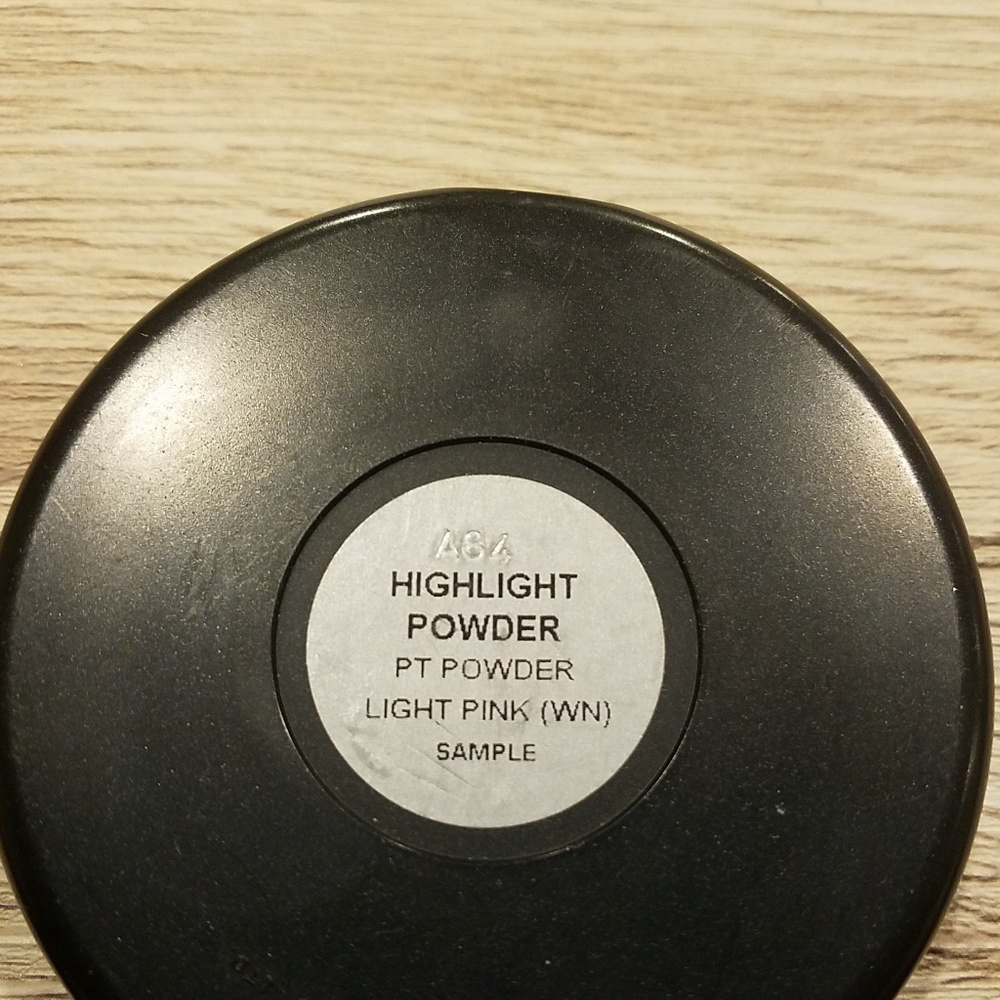 M.A.C COSMETICS HIGHTLIGHT POWDER - Picture 3 of 3